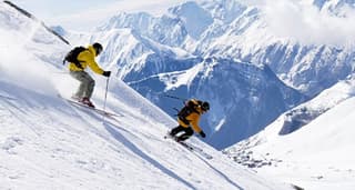 Auli Skiing Trek