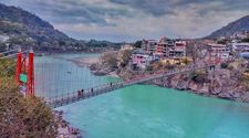 attractions/lakshman-jhula/lakshman-jhula-03.jpg